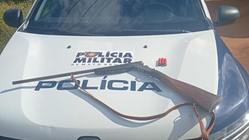 Caminhoneiro agride e ameaça colega com arma de fogo em posto e é preso pela PM