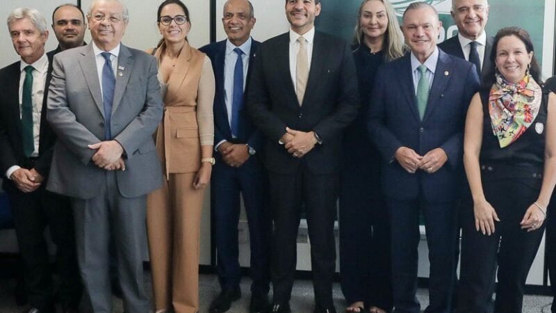 Jayme Campos cobra da AGU medidas para melhorar ambiente da produção nacional