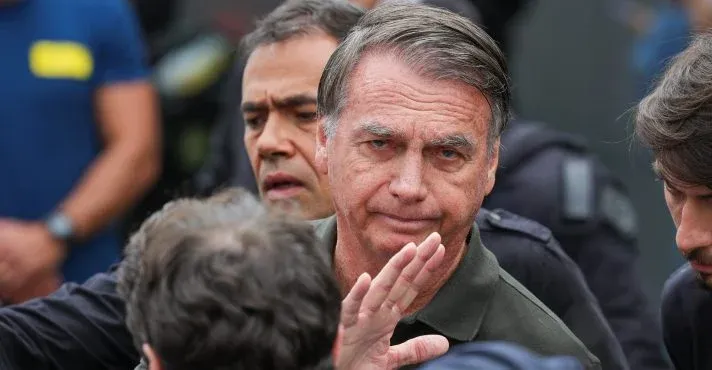 Ministro do STF autoriza prisão domiciliar para o ex-presidente Jair Bolsonaro