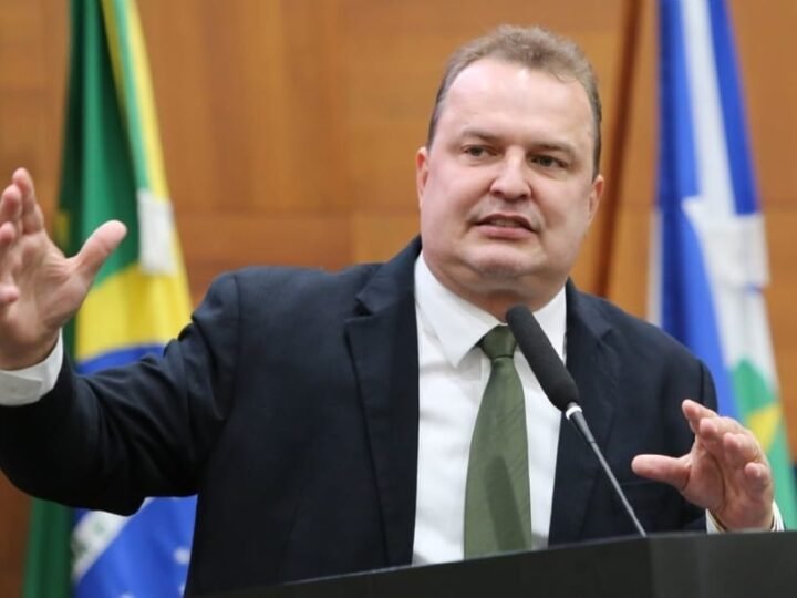 Max Russi convida Júlio Campos para se filiar ao Podemos para disputar Câmara