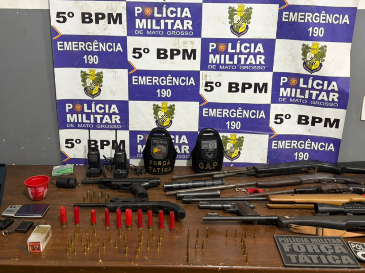 Armeiro de facção criminosa é preso com arsenal e munições em zona rural