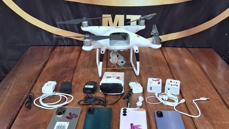 Policiais penais abatem dois drones que levavam celulares para detentos em MT