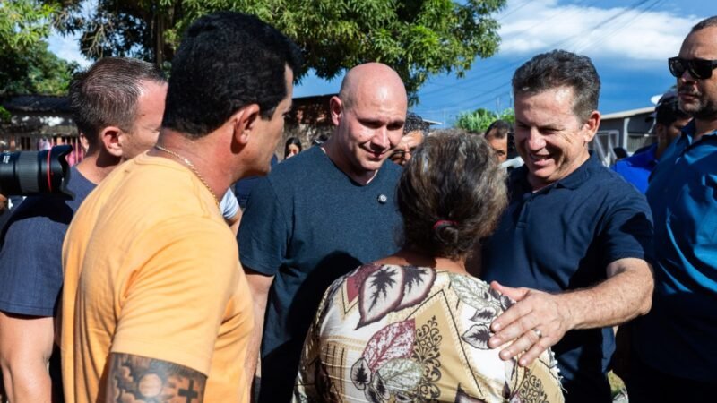 Governador e prefeito reforçam parceria na entrega de asfalto em quatro bairros de Cuiabá