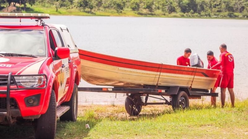 Corpo com pés e mãos amarrados é resgatado pelos bombeiros no Rio Vermelho