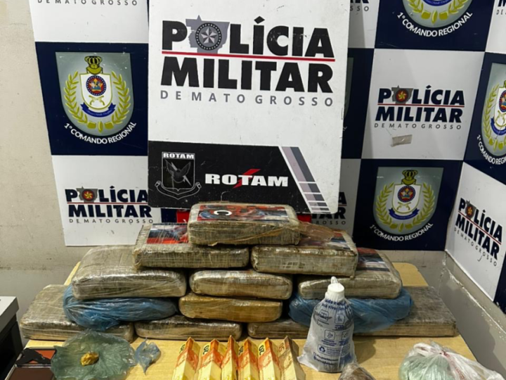 Rotam prende dois traficantes e confisca tabletes de maconha enterrados no quintal de casa