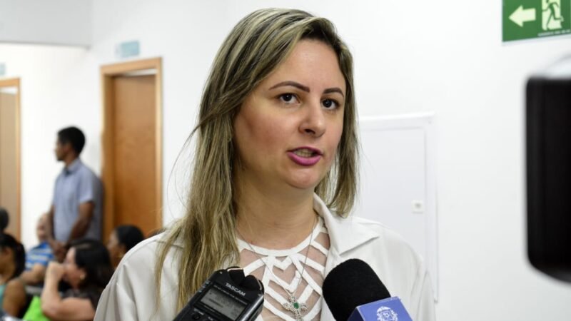Secretária de Saúde anuncia saída do cargo até dia 31 e descarta assumir outra pasta