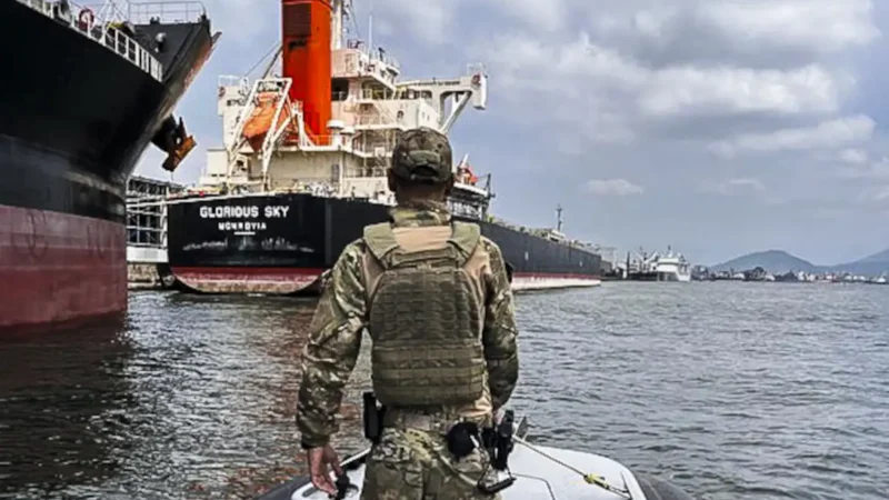 PF faz operação para combater tráfico de drogas no Porto de Santos