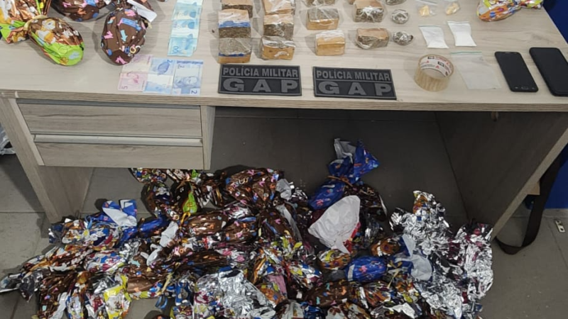 Membro de facção criminosa é preso com porções de drogas e ovos de Páscoa em MT