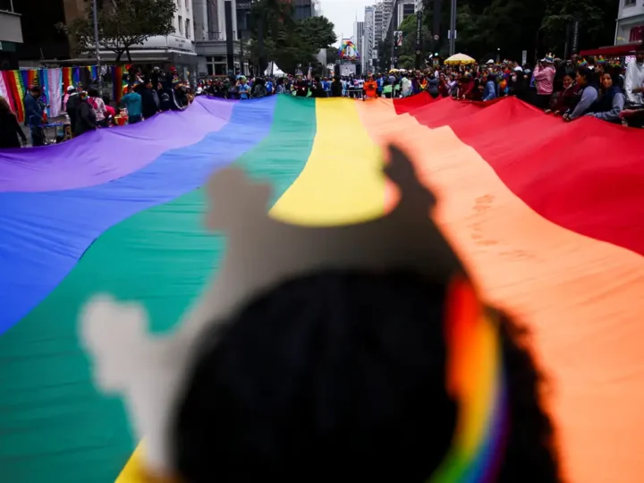 Parada do Orgulho LGBT+ de SP 2026 abordará importância do voto