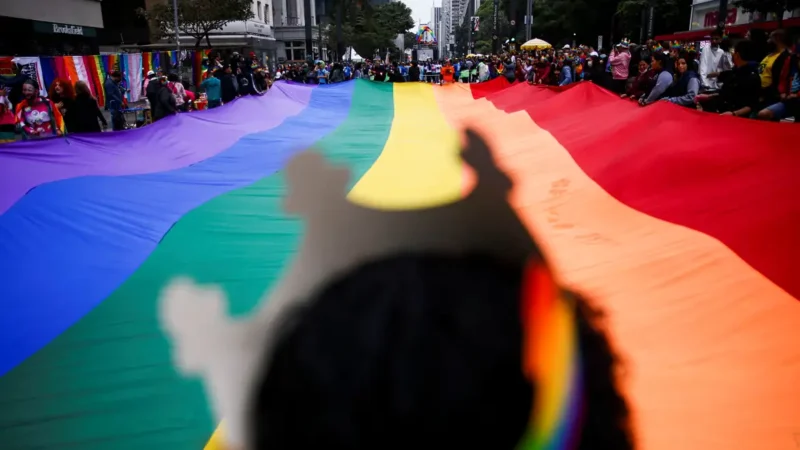 Parada do Orgulho LGBT+ de SP 2026 abordará importância do voto