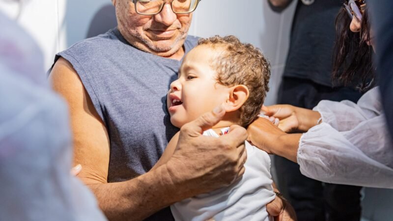 Prefeitura alerta para vacinação contra meningite e reforça imunização em 72 USFs