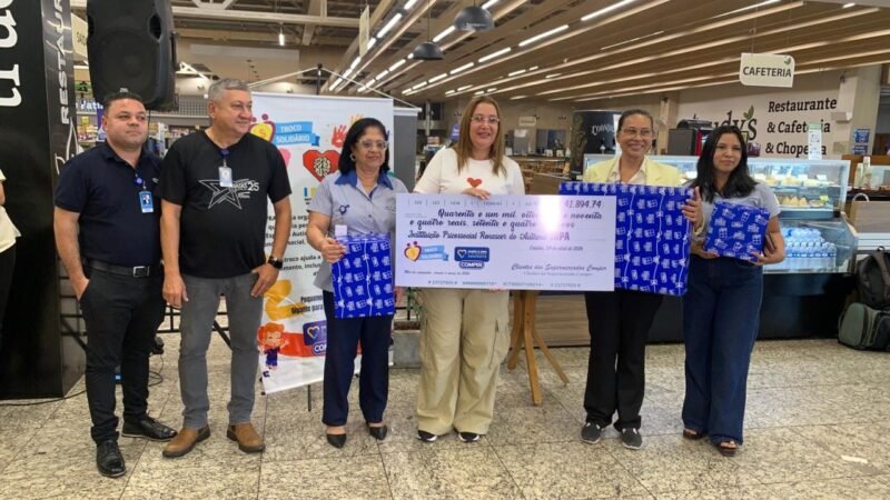 Comper faz entrega do Troco Solidário no valor de quase R$ 42 mil para instituição beneficente
