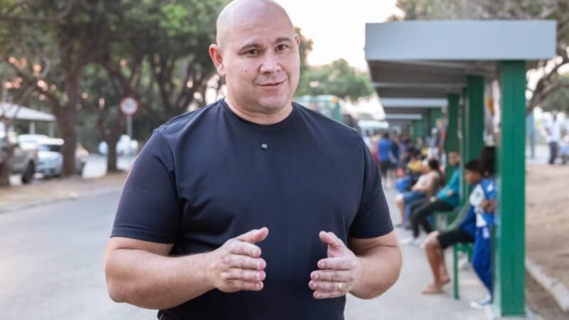 Abílio admite “neutralidade”, mas descarta seguir prefeitos do PL contra Wellington ao governo