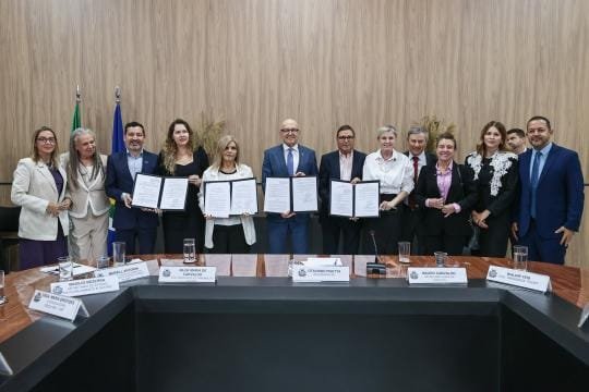 TCE assina pacto estadual de enfrentamento à violência contra a mulher