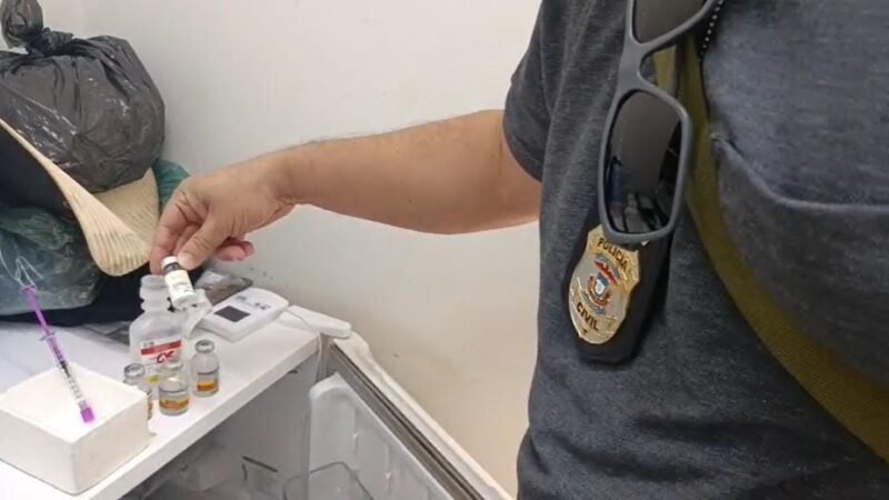 Dona de clínica interditada é presa por se passar por médica  e venda de remédios vencidos