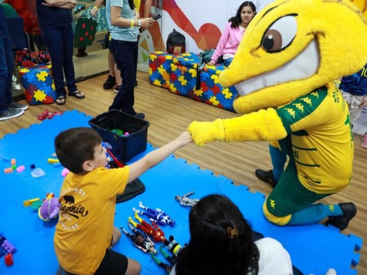 Com dois acompanhantes por sorteado, Camarote dos Autistas amplia acesso em 2026