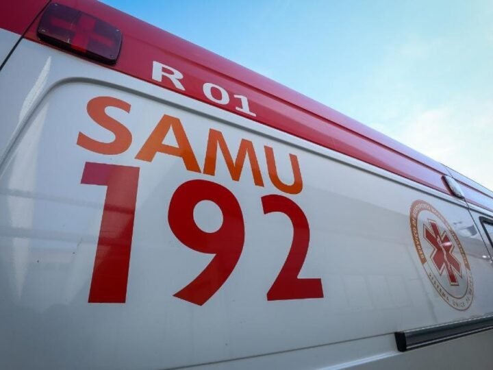 Ambulâncias no pátio do Samu incluem reserva técnica e veículos antigos