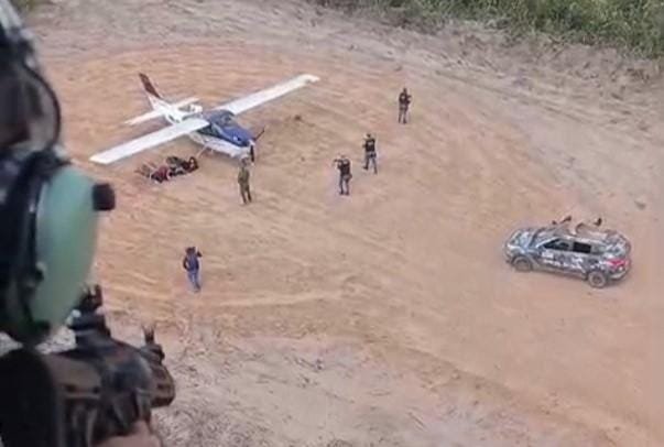 Apreensão de avião com 450 kg de cocaína causa prejuízo de R$ 12,5 milhões às facções em MT
