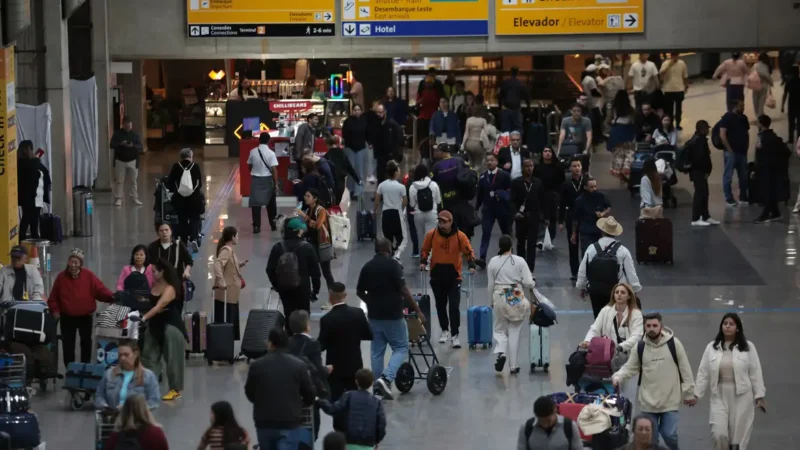 Feriado de Tiradentes aumenta fluxo de passageiros em aeroportos