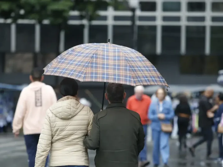 Frente fria provoca chuvas e queda de temperatura no centro-sul