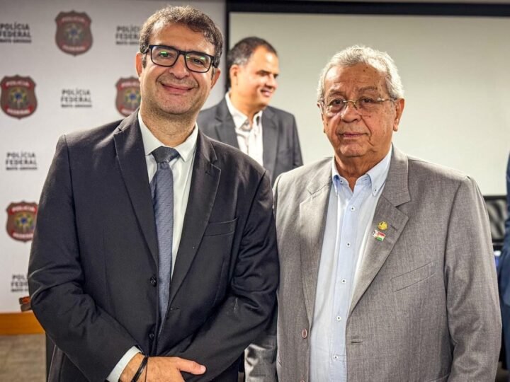 Jayme Campos recebe homenagem da Polícia Federal por apoio à instituição em MT
