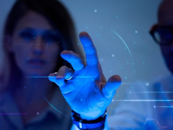 IA acelera desinformação e ameaça democracias, alerta pesquisa