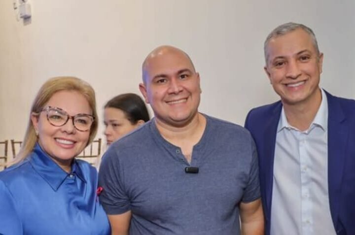 Deputado ‘evita’ eleição e aconselha irmã a cuidar do mandato: “trabalhando demais”