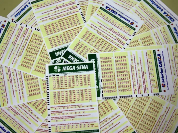 Mega-Sena sorteia prêmio estimado em R$ 100 milhões neste sábado