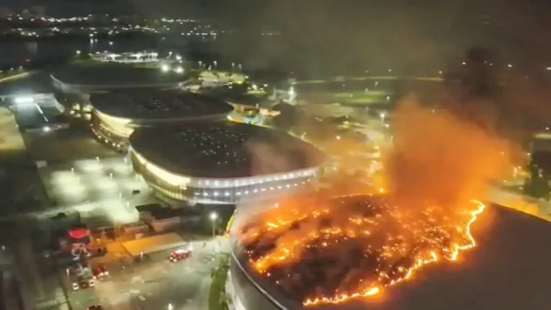 Incêndio atinge Velódromo Olímpico no Rio
