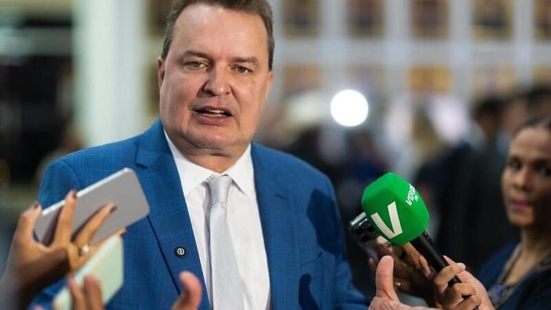 Max Russi mantém cautela e prioriza reeleição na ALMT após ter nome sondado ao governo