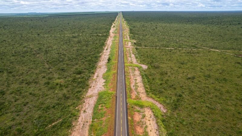 MT asfalta rodovias em todas as regiões e deve chegar a 7 mil km de asfalto novo até o fim do ano