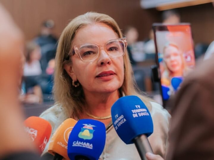 Presidente do PL revela que Paula Calil admite disputar reeleição para o comando da Câmara