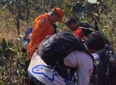 Aventureiro sofre parada cardiorrespiratória durante trilha de moto e resgate dura 4 horas