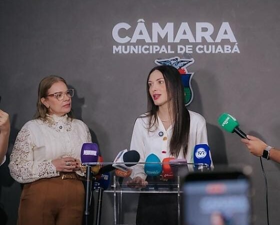Deputada elogia Paula Calil defende possível reeleição para presidente da Câmara