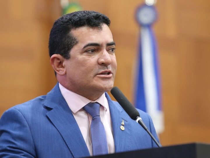 Alvo de operação, deputado diz que colaborou com buscas e alega falta de acesso à investigação