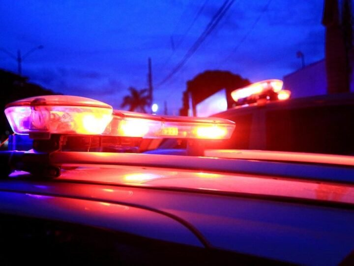 Homem tem carro crivado de tiros e acusa companheiro da ex de tentativa de homicídio