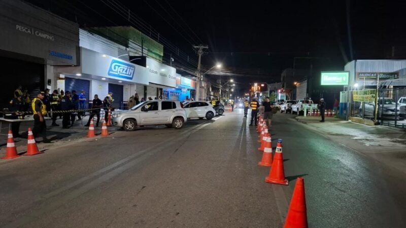 Operação prende nove pessoas e remove 53 veículos na madrugada desta sexta-feira