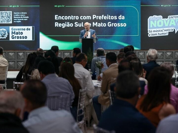 Governador defende ação com municípios para ampliar atenção básica, creches e frota escolar