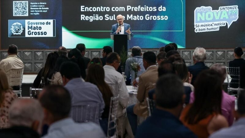 Governador defende ação com municípios para ampliar atenção básica, creches e frota escolar