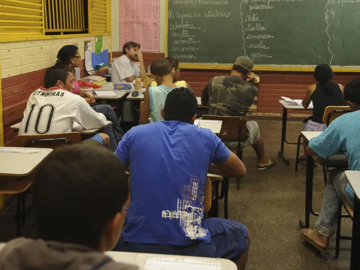 Governo paga R$ 12 mil a projetos para jovens em áreas vulneráveis