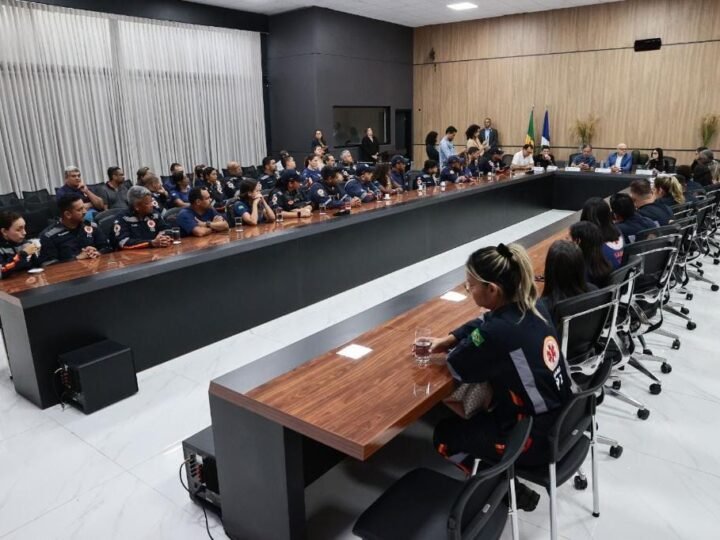 Governador recontrata ex-servidores e determina retomada de contratos do Samu na Baixada
