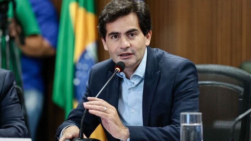 Deputado tenta barrar críticas de ex-governador sobre o caso Oi nas redes sociais e aciona o TJMT