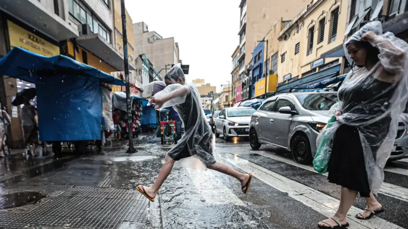 Chuva deve atingir todas as regiões no fim de semana, prevê Inmet 