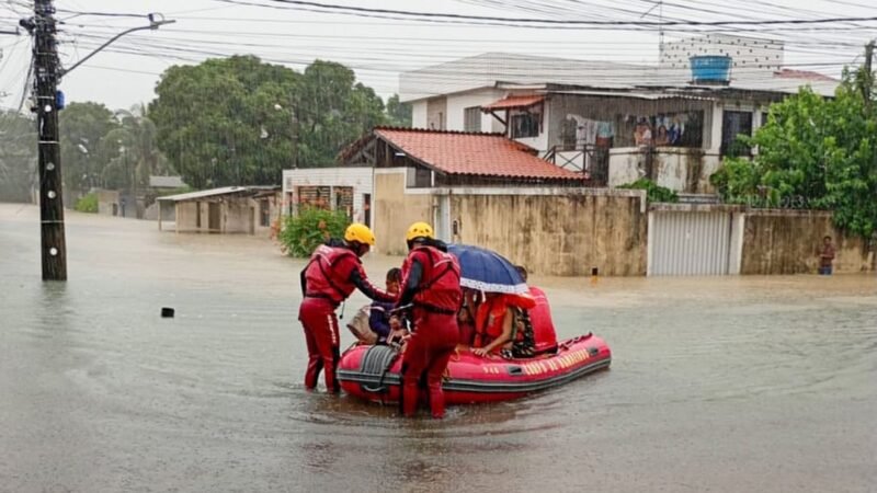 Tempestades em PE deixam quatro mortos e mais de mil desalojados