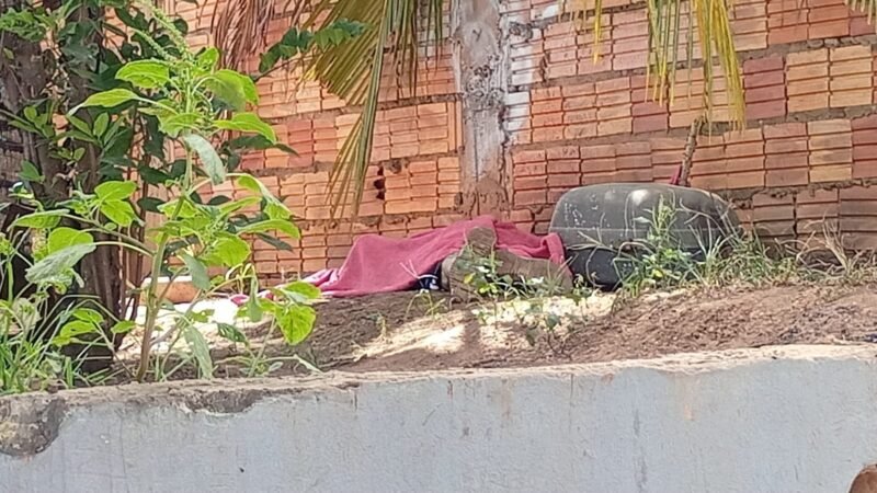 Mulher é presa após reagir à agressão e matar marido com golpes de barra de ferro