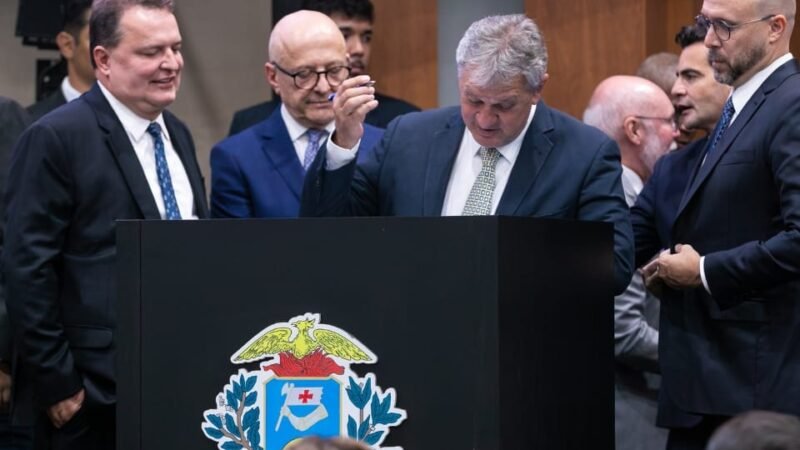 Terá que mudar a Constituição estadual para limitar verba de eventos, diz líder do governo