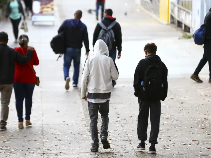 Frente fria provoca chuvas intensas em grande parte do país