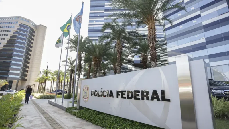 PF: pai de Vorcaro liderava A Turma, milícia pessoal do banqueiro