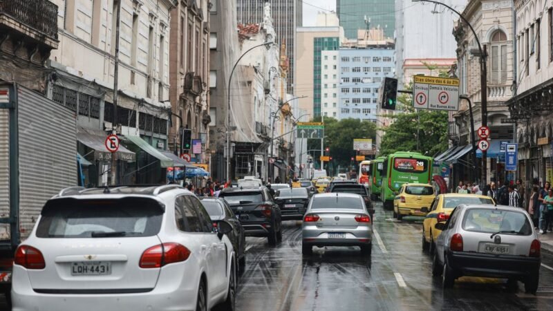 Rio: maioria dos carros roubados está em áreas controladas pelo crime