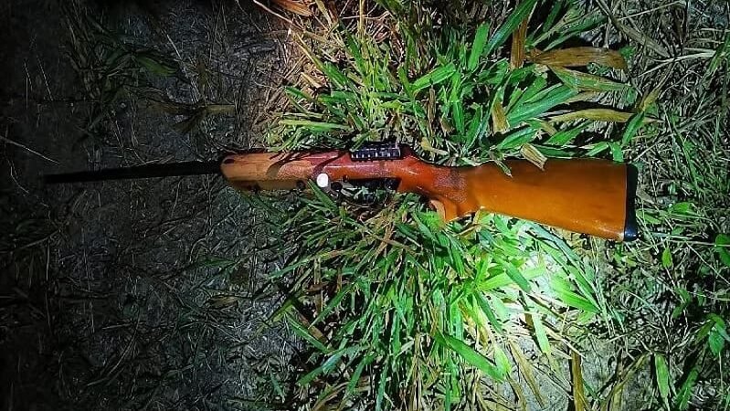 Adolescente de 17 anos é encontrado morto com tiro de espingarda no rosto